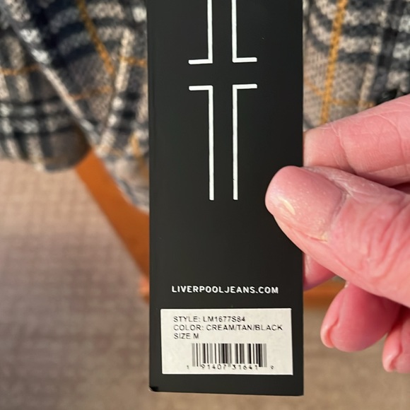 NWT Liverpool Women’s Cream/Tan/Black Plaid Blazer, Size Medium! - Picture 3 of 8